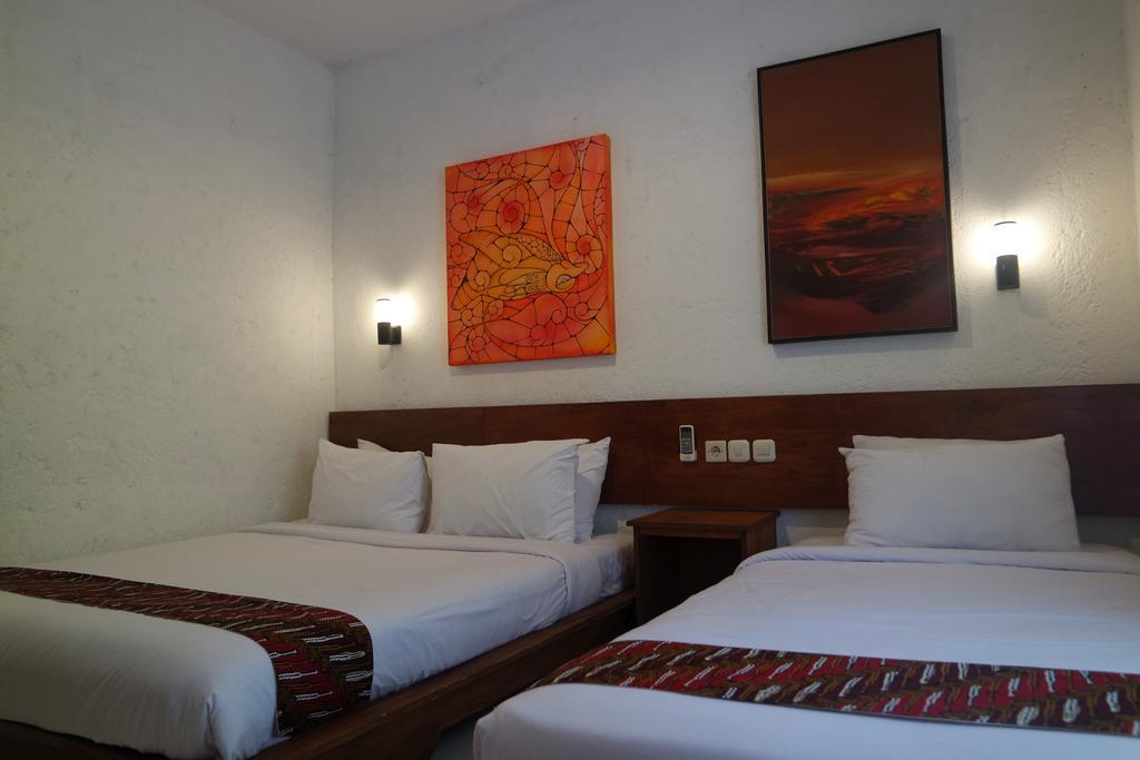 Cempaka Borobudur Guest House Magelang Exterior photo