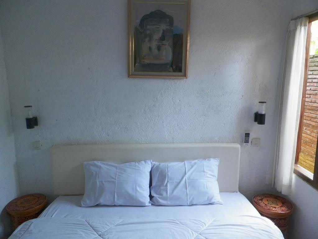 Cempaka Borobudur Guest House Magelang Exterior photo