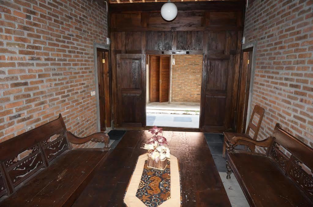 Cempaka Borobudur Guest House Magelang Exterior photo