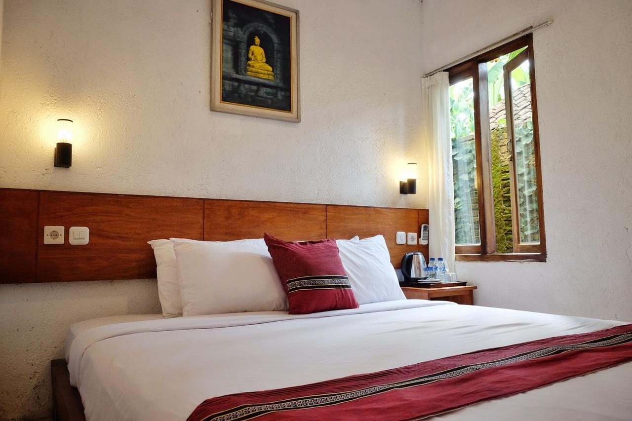 Cempaka Borobudur Guest House Magelang Exterior photo