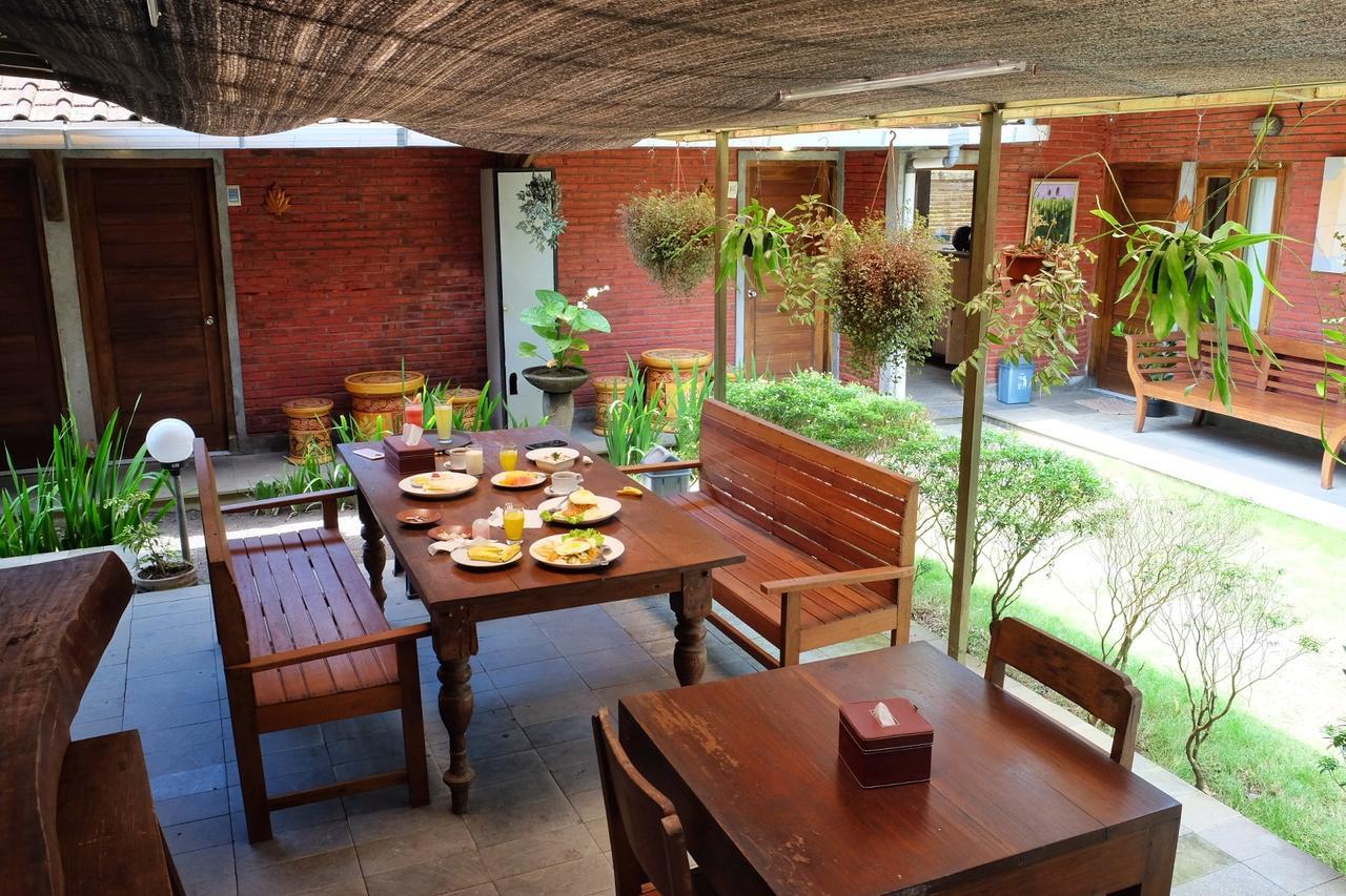 Cempaka Borobudur Guest House Magelang Exterior photo